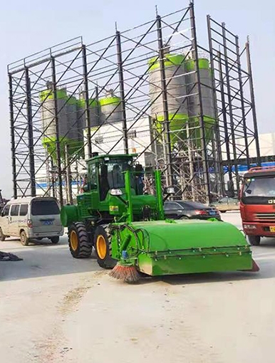 山東耐恒工程材料清掃車(chē)使用現(xiàn)場(chǎng)