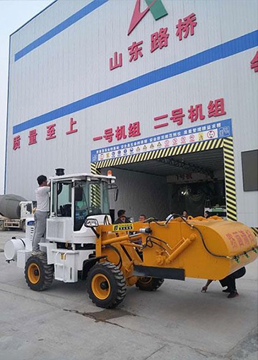 山東路橋2600型清掃機使用現(xiàn)場